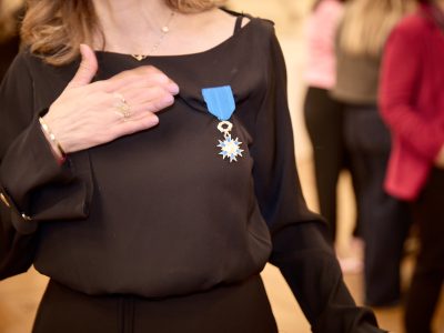 REMISE DE MÉDAILLE
